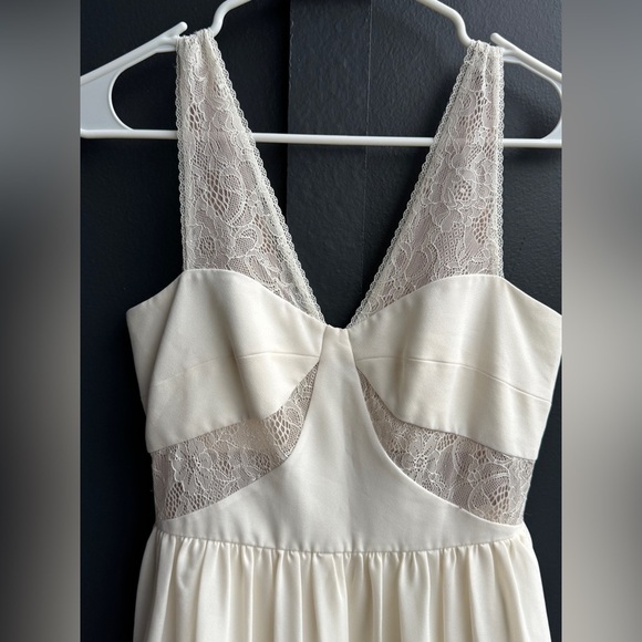 Max & Cleo Cream Lace Mini Dress - Picture 5 of 14